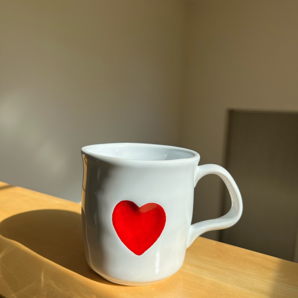 Williams Sonoma set of 2 heart mugs!

Please DM if you want single!